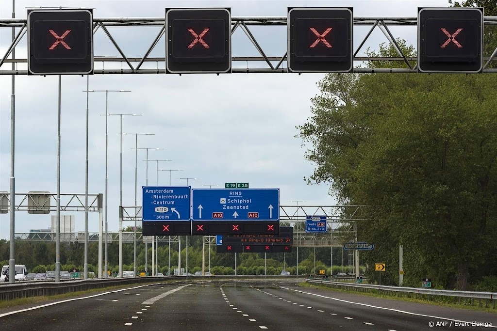 Ruim 160 boetes voor negeren rode kruizen na ongeluk op A2