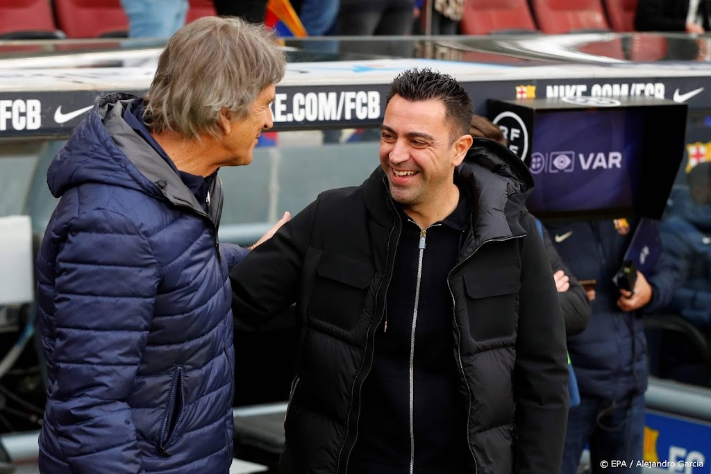 Real Betis bezorgt trainer Xavi eerste nederlaag bij FC Barcelona