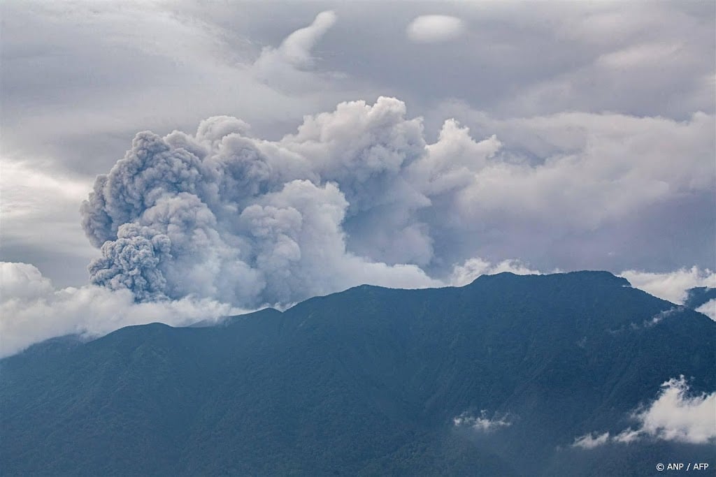 Elf klimmers gedood na uitbarsting vulkaan in Indonesië