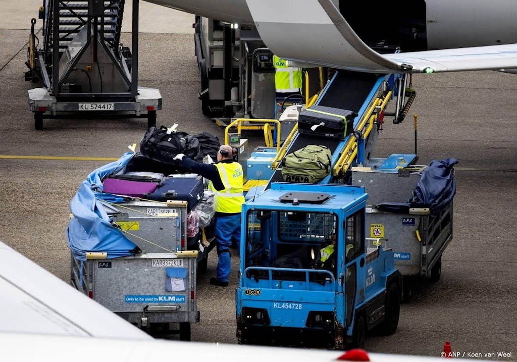 Schiphol halveert aantal grondafhandelaren in 2027