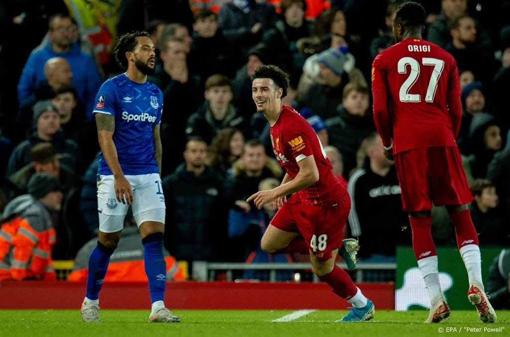 Talent Jones schiet Liverpool langs Everton