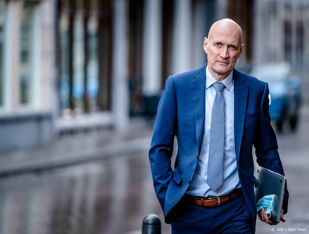Kuipers: zowel virusbestrijding als langetermijnbeleid belangrijk