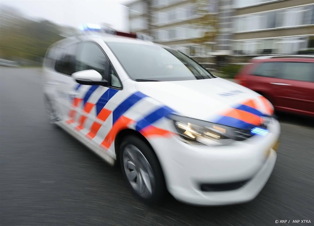Man zwaargewond door mogelijke mishandeling in Huizen