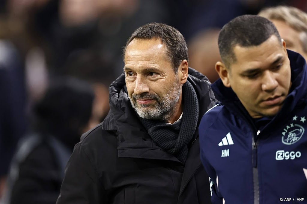 Ajax-trainer Van 't Schip wil naar top 3, liefst met versterking