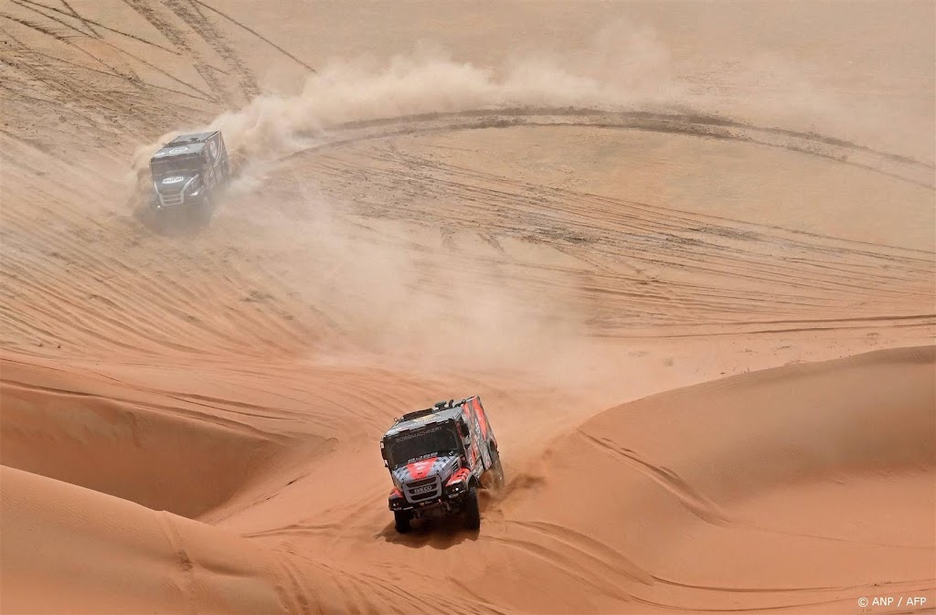 Titelverdediger Van Kasteren opent Dakar met zege in proloog