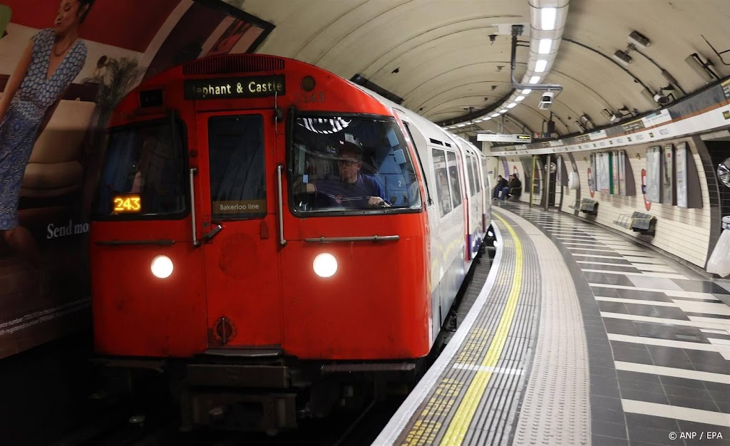 Personeel Londense metro gaat staken