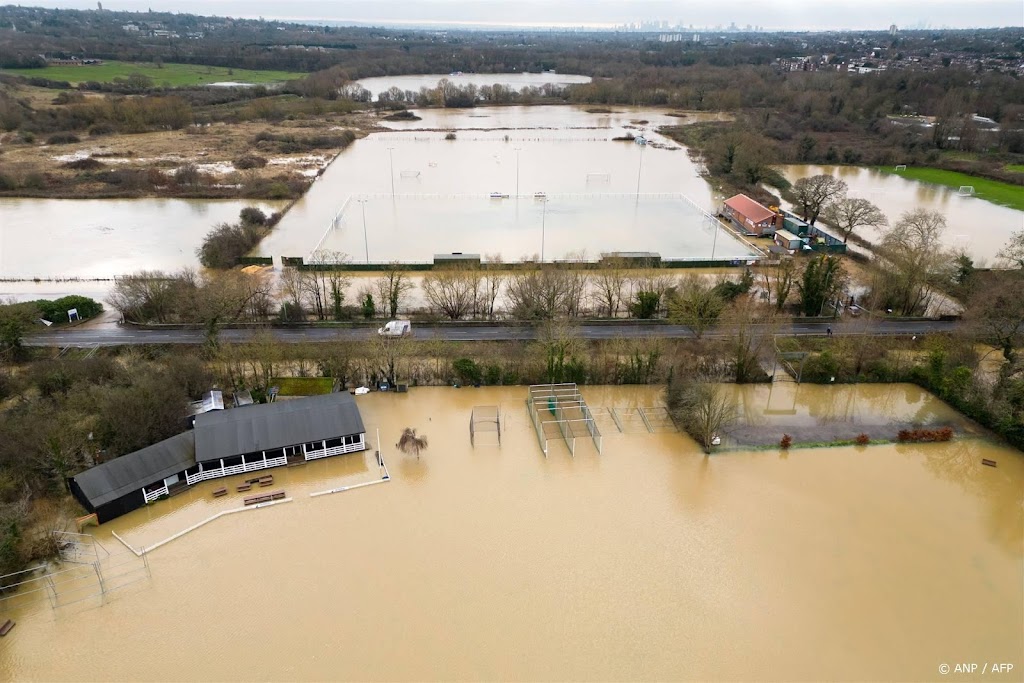 Overstromingsgevaar in grote delen Engeland door storm Henk