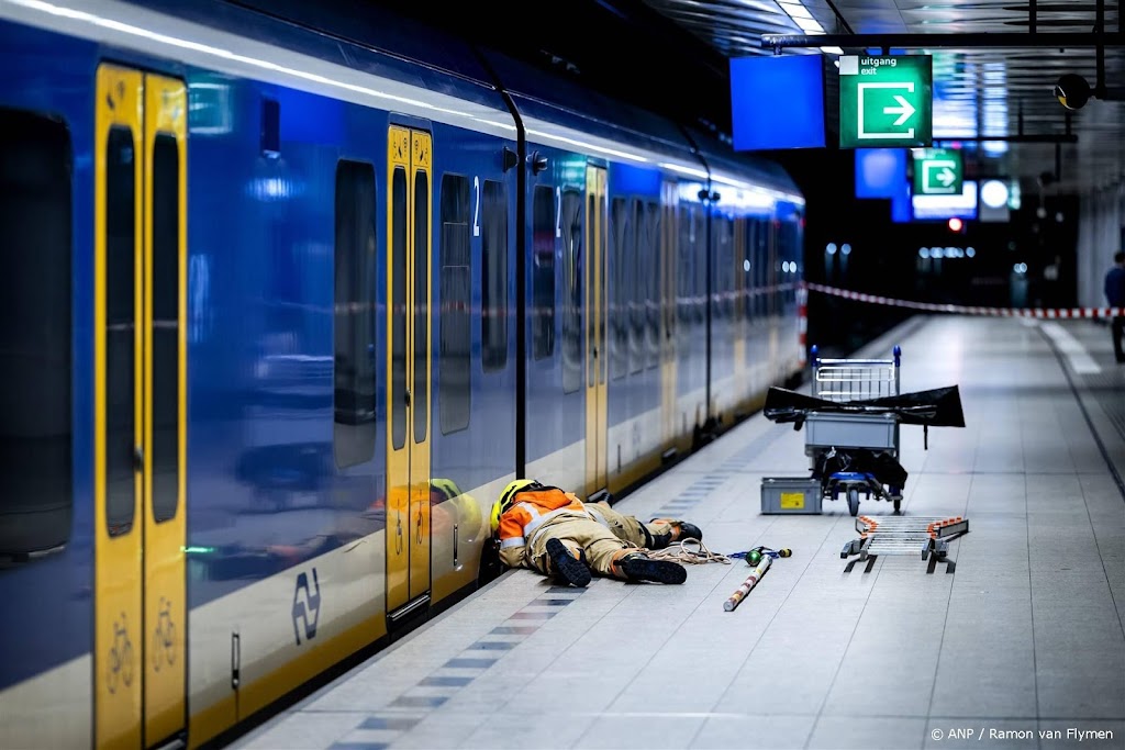Treinverkeer Schiphol voorzichtig opgestart