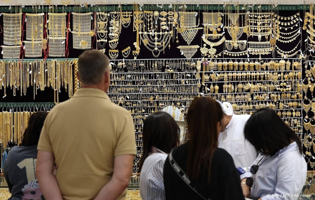 Goudprijs stijgt na aanval VS op Venezuela, olie goedkoper