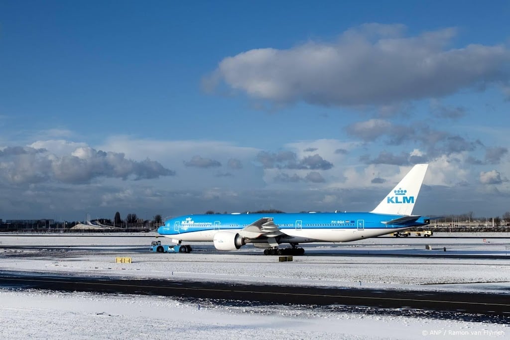Ruim de helft van de vluchten maandag geschrapt op Schiphol