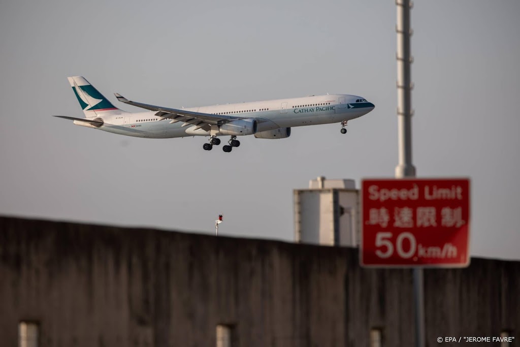 Cathay Pacific vraagt personeel vrij te nemen vanwege virus