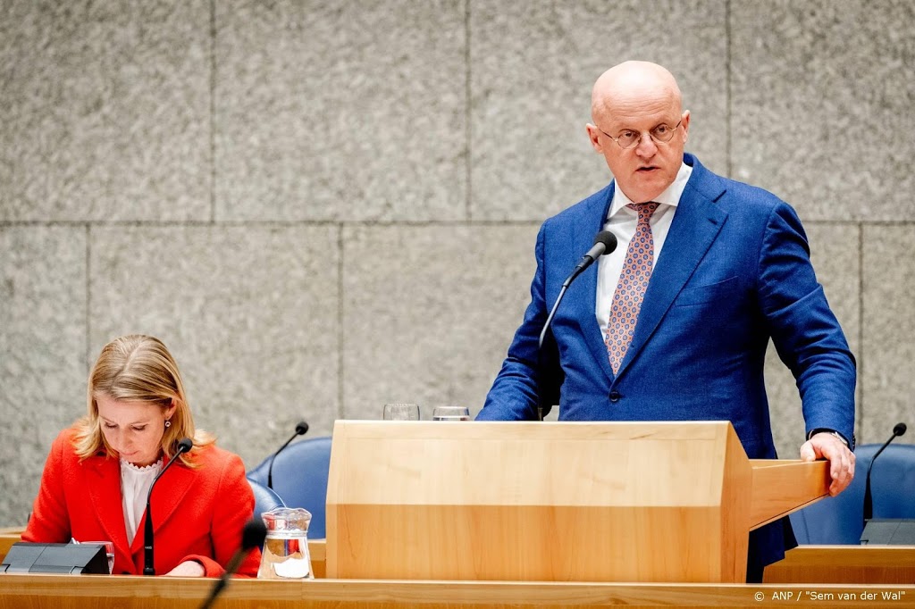 Minister denkt over ruimer preventief fouilleren met oud en nieuw
