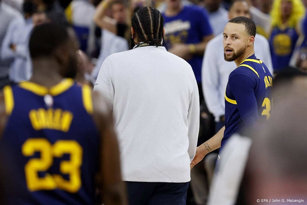 Zorgen bij NBA-club Warriors om knieblessure sterspeler Curry