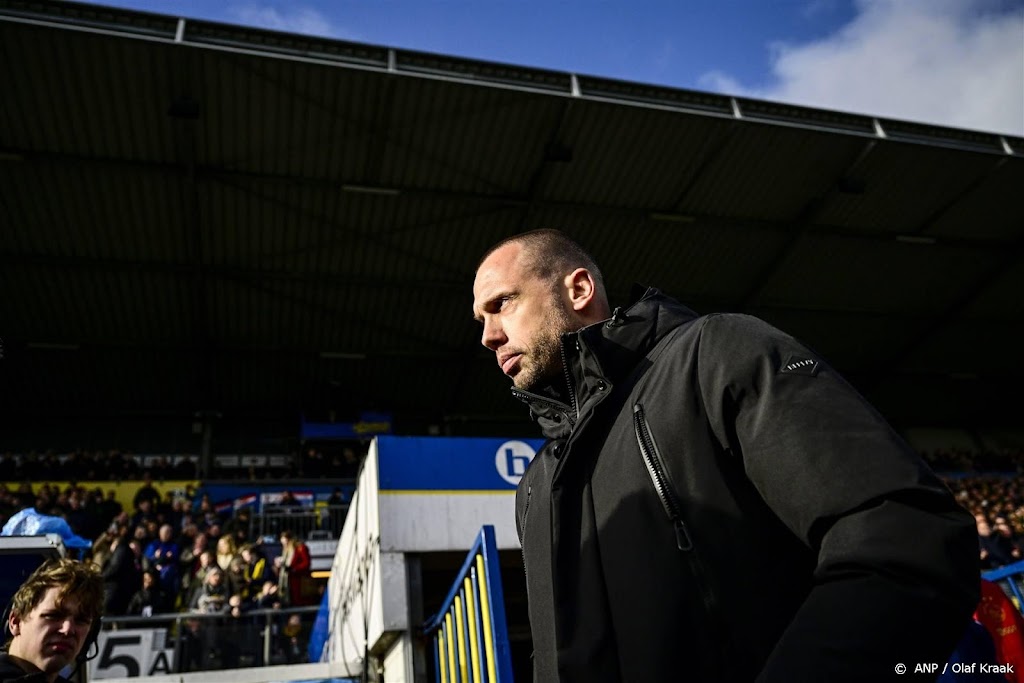 Trainer Heitinga leidt Ajax in tweede duel naar soepele zege