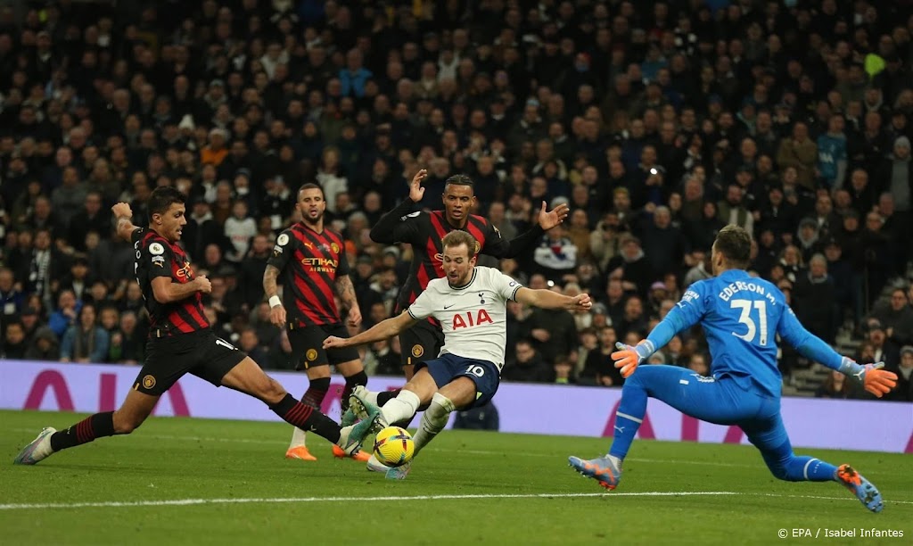 City verliest bij Spurs en verzuimt in te lopen op Arsenal