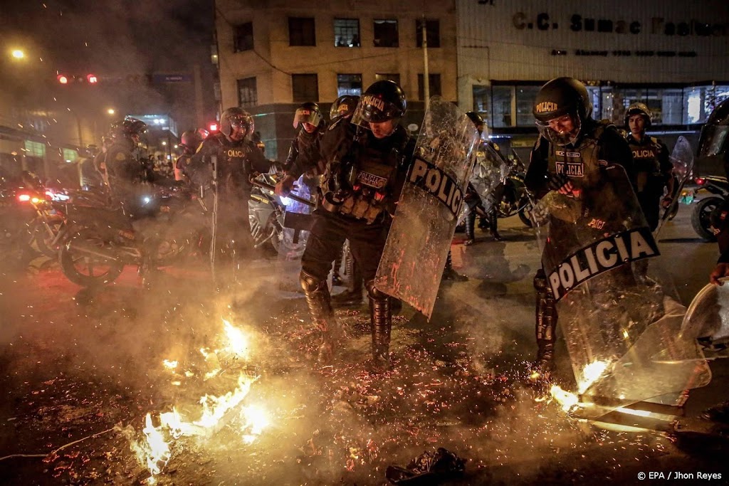 Noodtoestand Peru uitgebreid en verlengd om politieke crisis