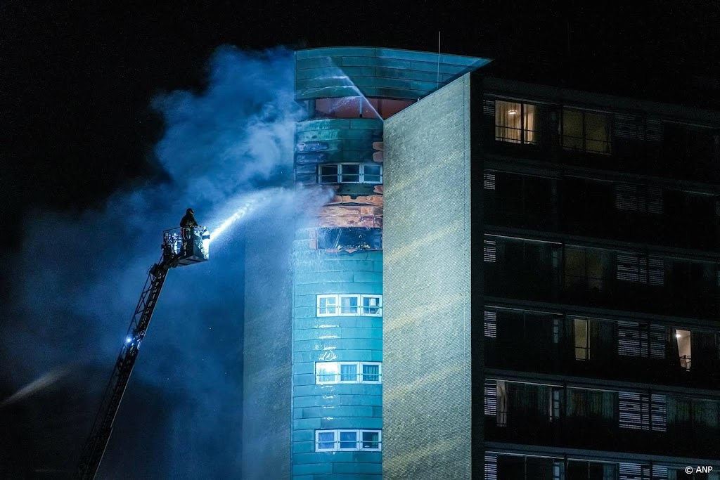 Politie vermoedt dat grote brand in Dordrecht is aangestoken