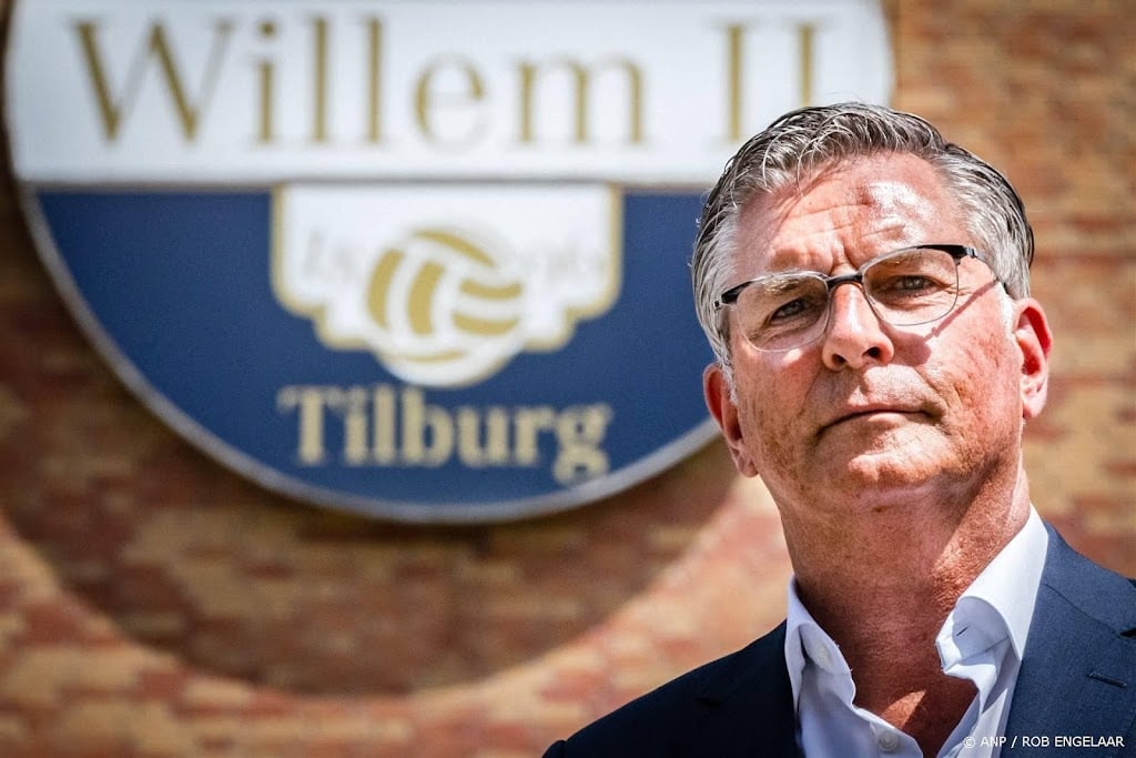 Directeur Van Geel na het seizoen weg bij Willem II