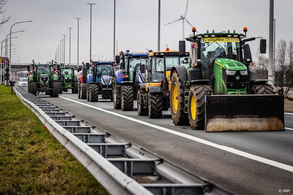 Bij meerdere snelwegen boerenacties, A7 bij Purmerend dicht