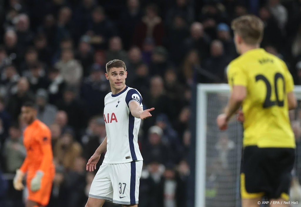 Van de Ven (Spurs) uit voorzorg mogelijk niet tegen Liverpool