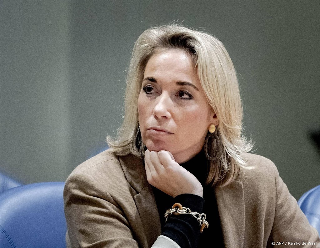Kabinet overweegt gevangenen twee weken eerder vrij te laten