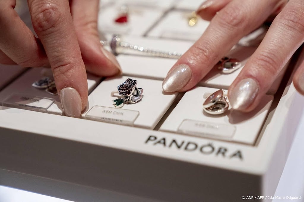 Pandora kiest platinum om minder afhankelijk te zijn van zilver