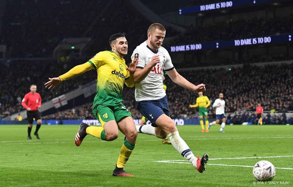 Boze voetballer Tottenham Hotspur belaagt fan op tribune