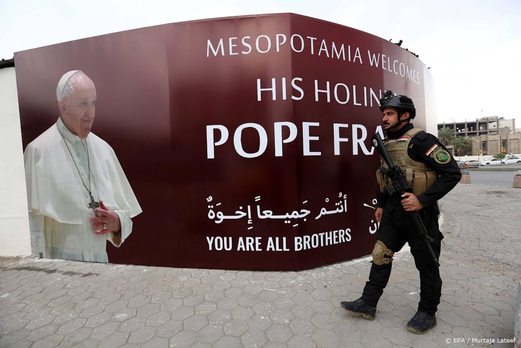 Paus brengt historisch bezoek aan Irak
