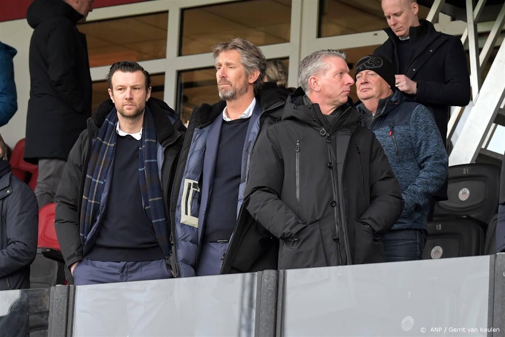 Ajax-directeur Van der Sar baalt van ontbreken uitfans in De Kuip