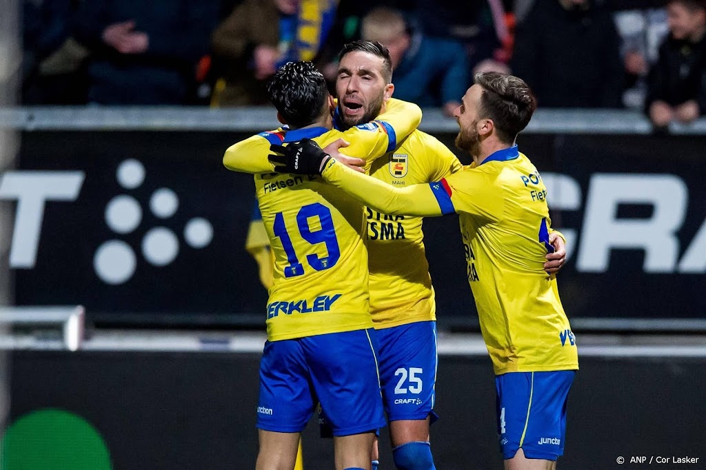 Hekkensluiter SC Cambuur scoort viermaal tegen Go Ahead Eagles