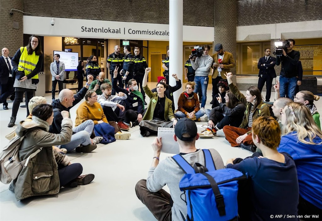 Kamervoorzitter Bosma doet aangifte tegen Gaza-demonstranten