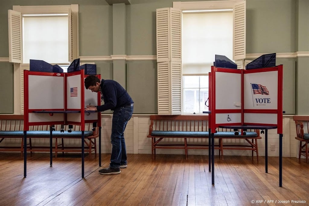 Amerikanen stemmen in Amsterdam voor voorverkiezingen Democraten