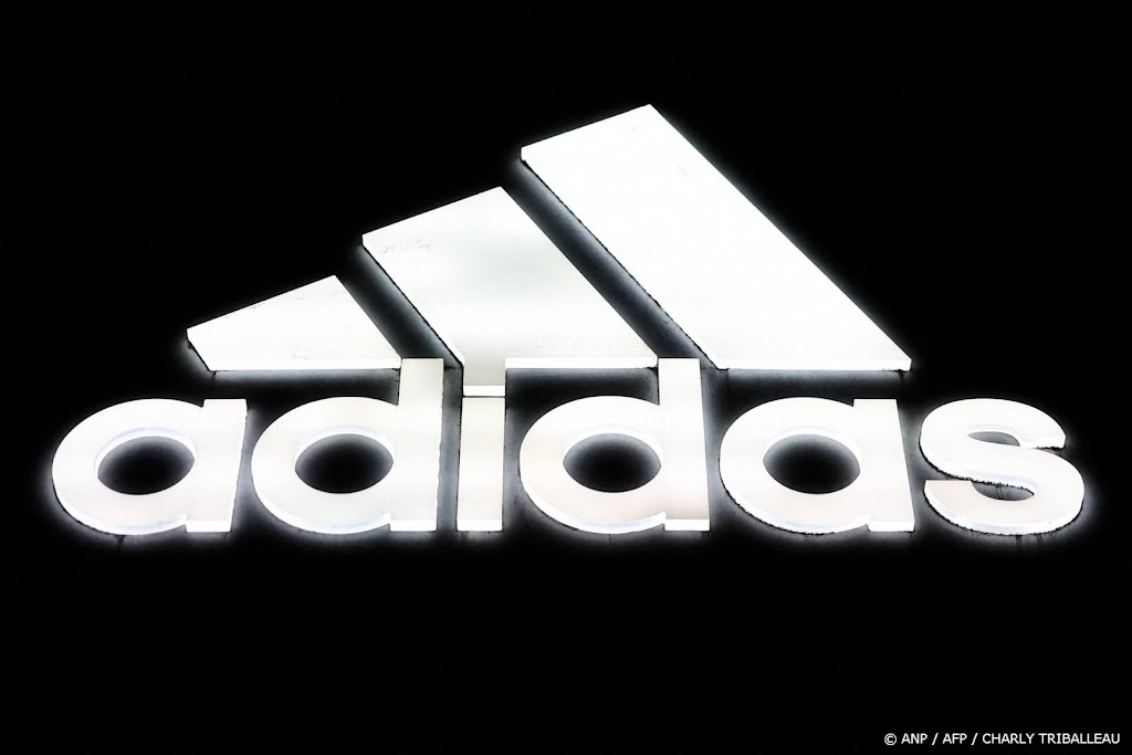 Adidas profiteert van populaire Samba en boekt weer jaarwinst