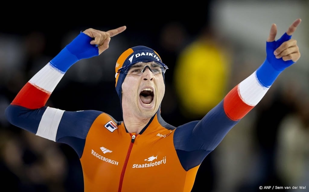De Boo opent WK sprint met zege en baanrecord op 500 meter