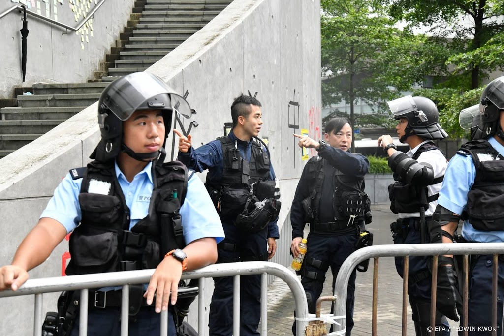 Team van oproerpolitie in Hongkong in quarantaine
