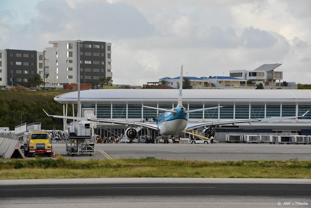 Vliegtuig met ic-plekken geland op Sint Maarten