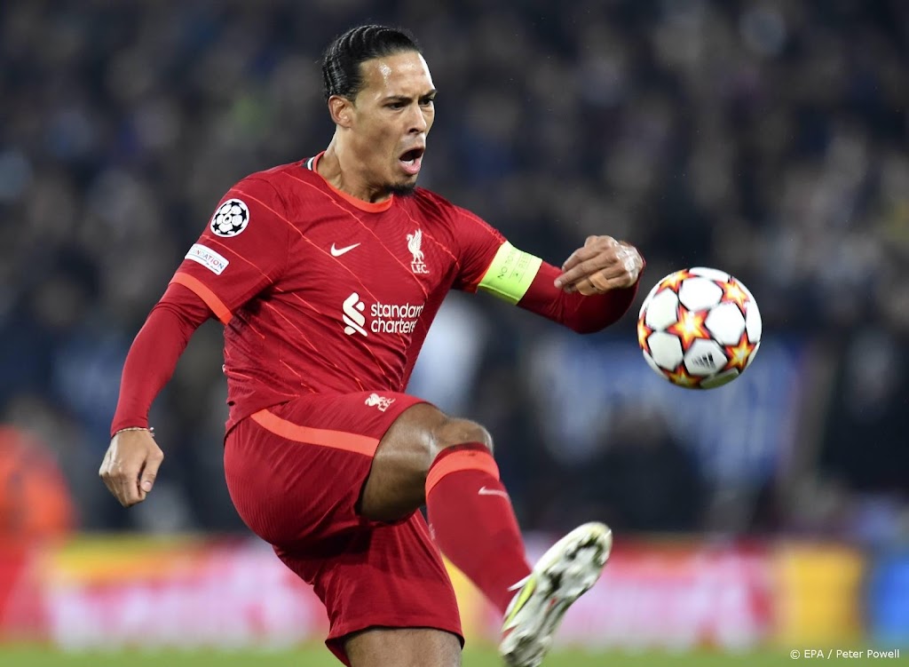 Van Dijk met Konaté in het centrum bij Liverpool tegen Benfica