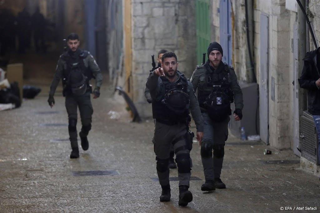 Gewonden en arrestaties na Israëlische inval in al-Aqsa-moskee