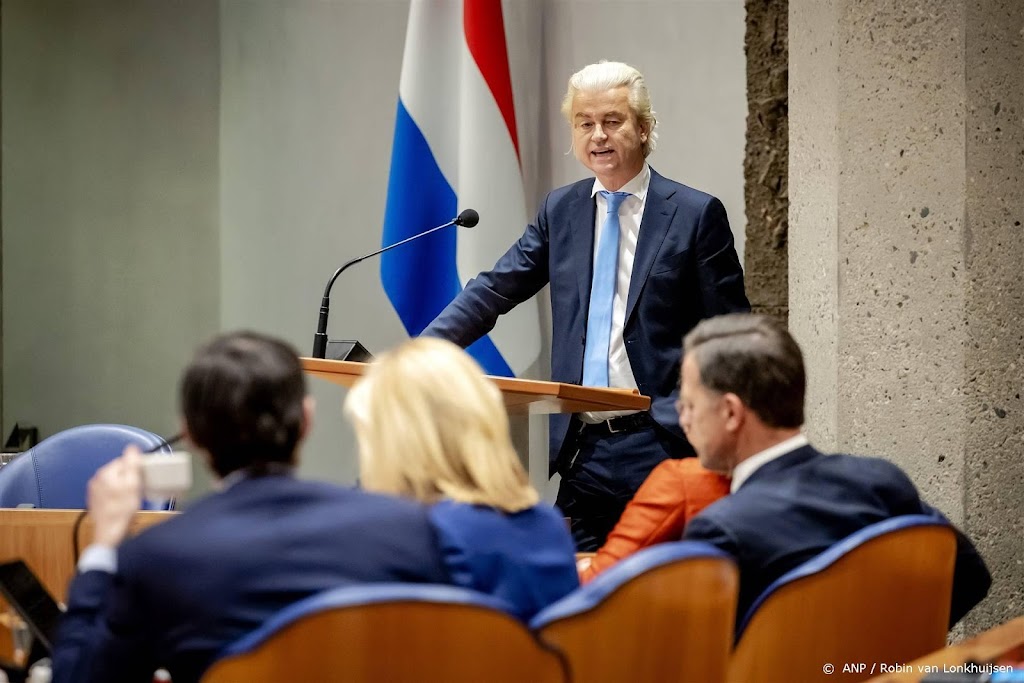 Oppositie fel: kabinet móét in actie komen, of weggaan