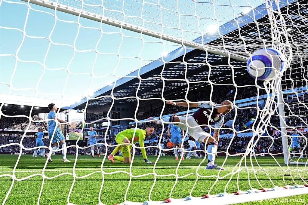 Malen draagt met treffer bij aan zege van Villa op Forest 