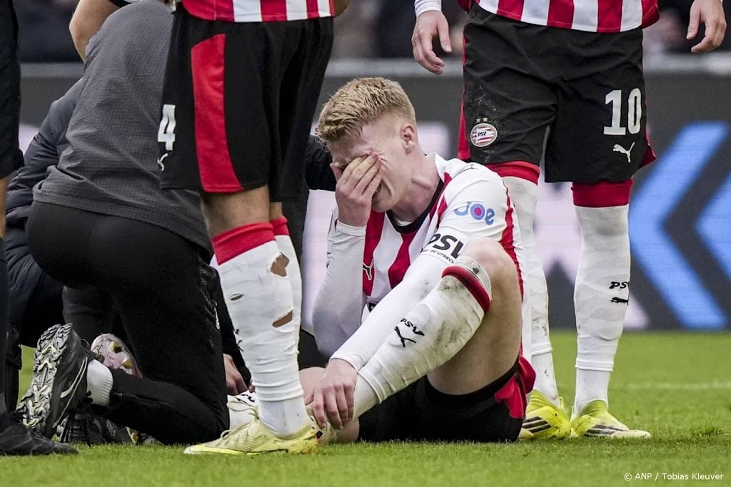 Schouten wacht operatie om kruisbandblessure en mist WK 