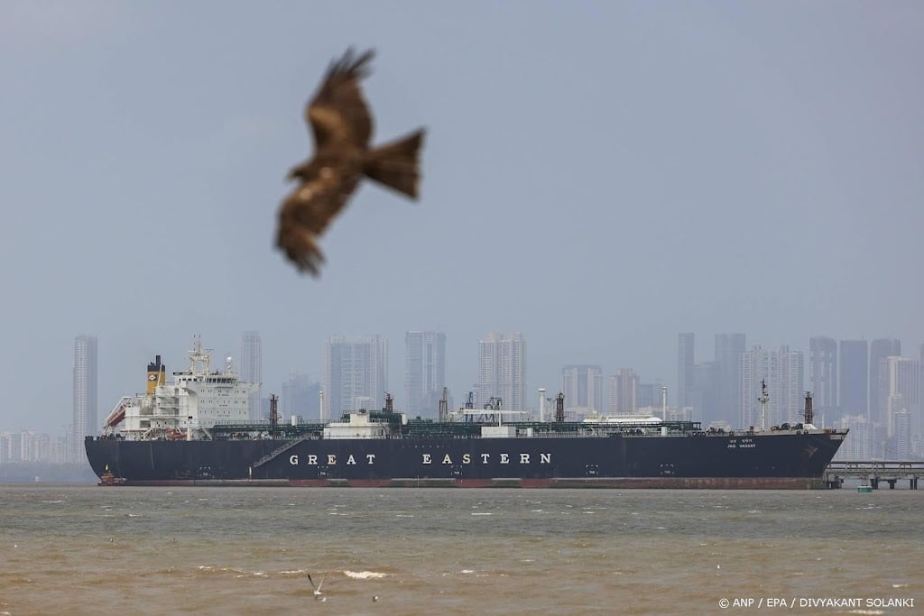 Trump geeft Iran tot dinsdagavond om Straat van Hormuz te openen