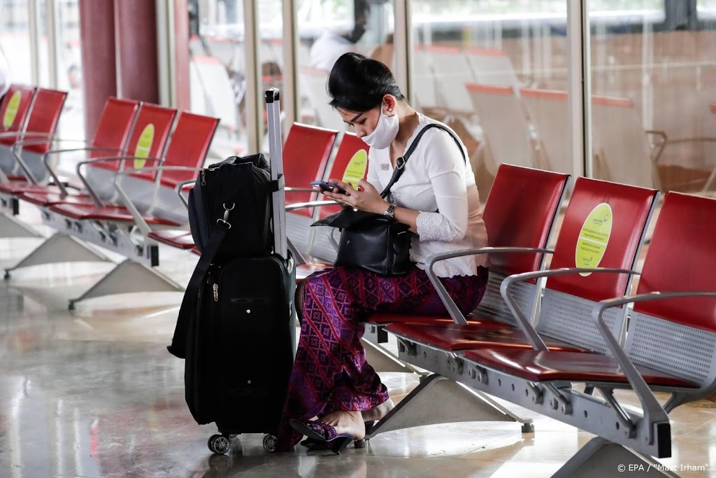 Luchtvaartorganisatie IATA adviseert mondkapjes in vliegtuigen