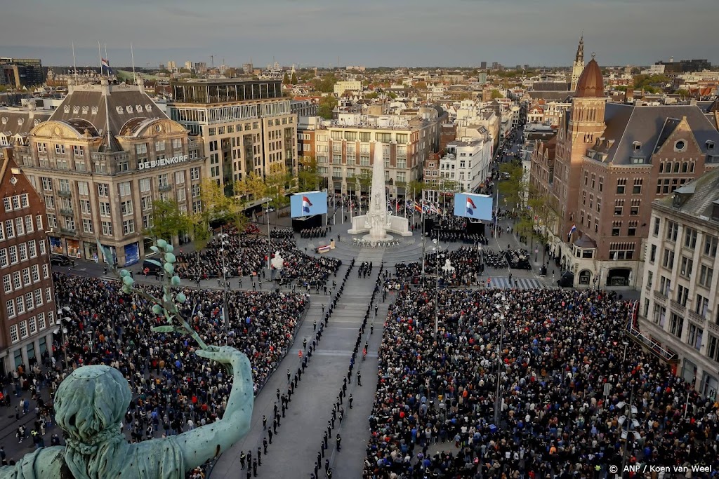 Miljoenen mensen volgen landelijke herdenkingen op televisie