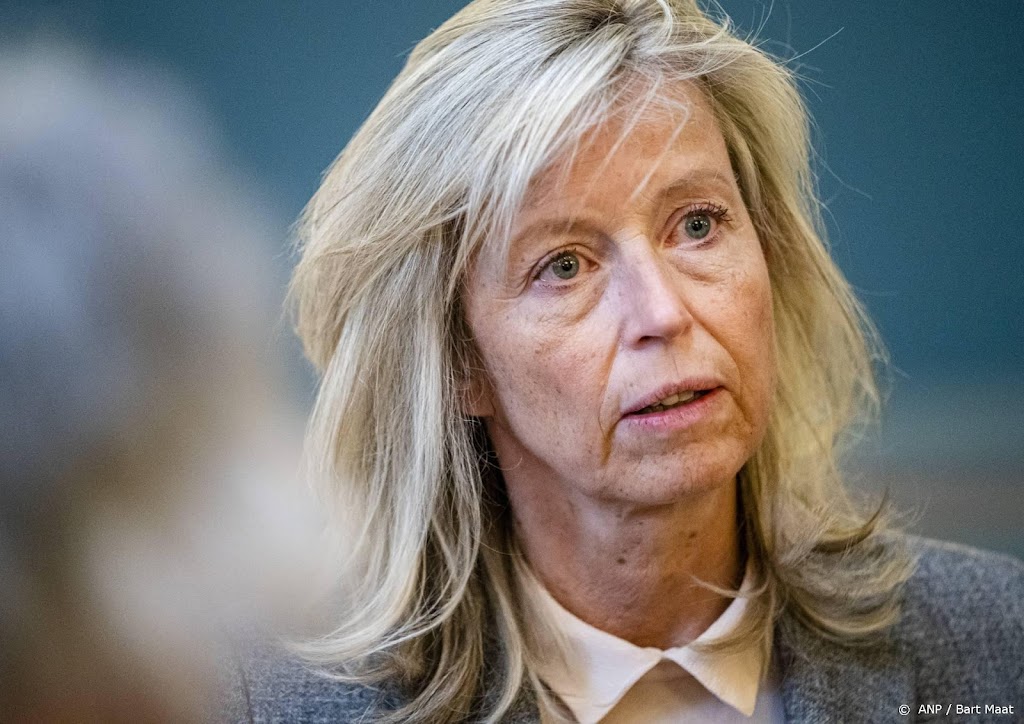 Ollongren bij Bevrijdingsdefilé: oorlog is nooit weggeweest
