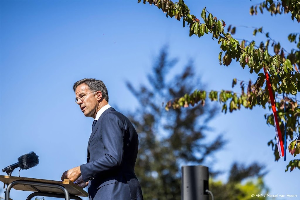 Mark Rutte en Wende ontsteken Bevrijdingsvuur in Roermond