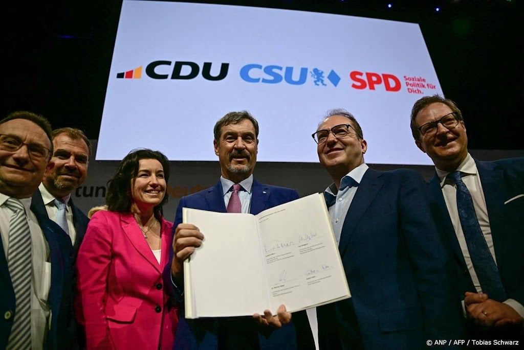 CDU/CSU en SPD tekenen regeerakkoord in Berlijn