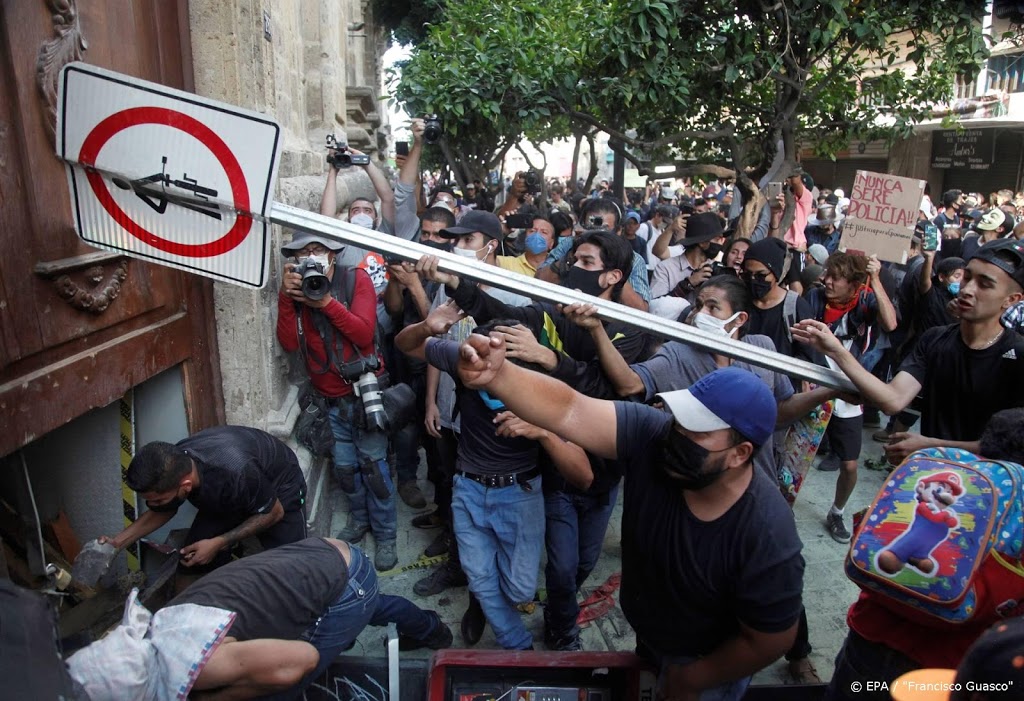 Rellen in Mexico na dood arrestant in cel