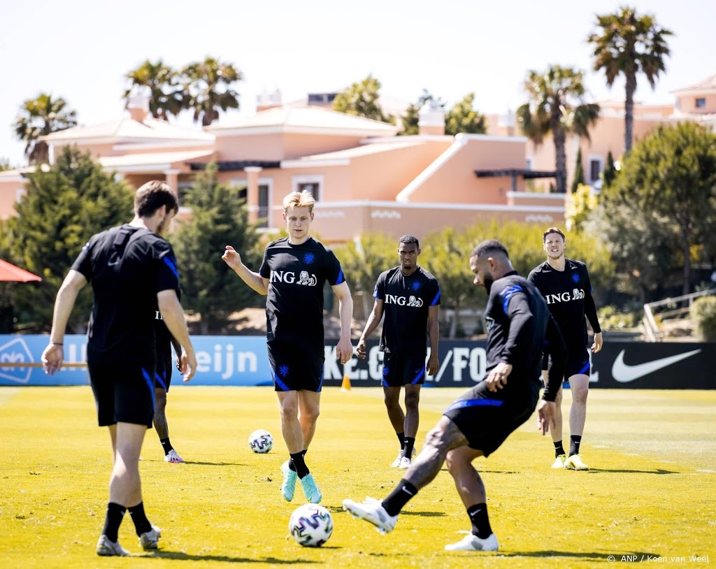 Oranje sluit rommelige week af met zorgen over De Ligt
