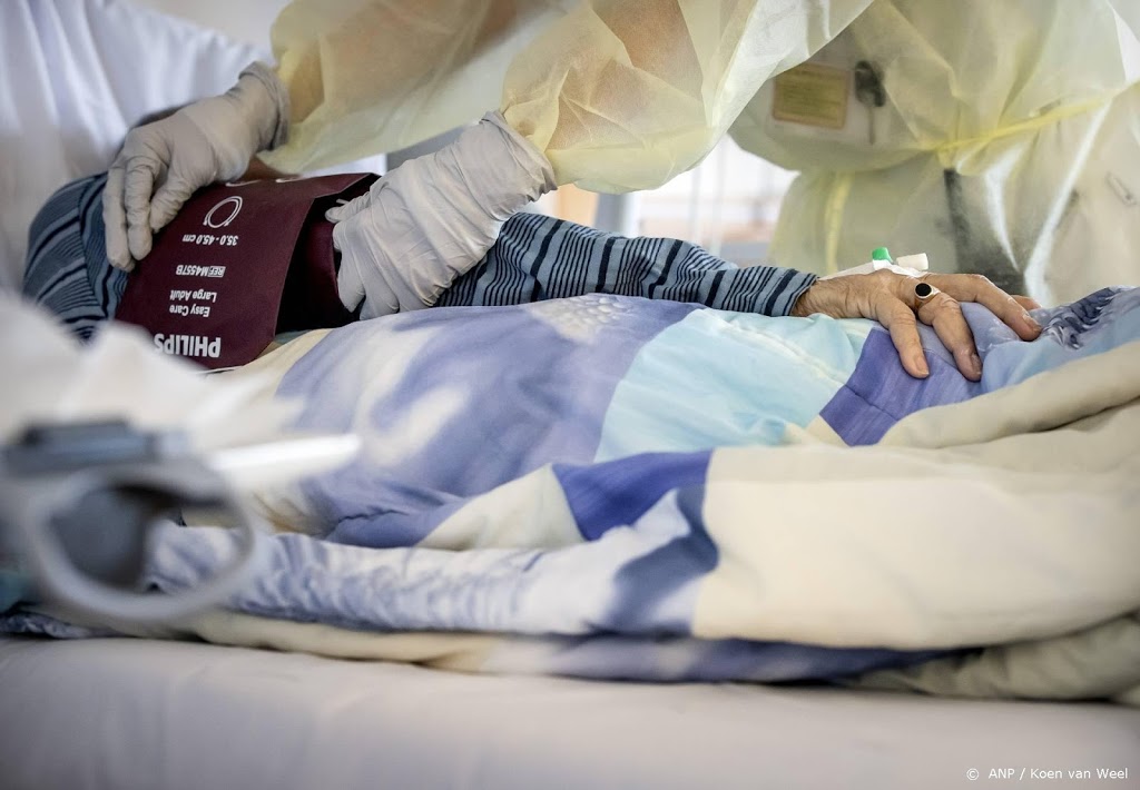 Aantal coronapatiënten in ziekenhuizen verder omlaag